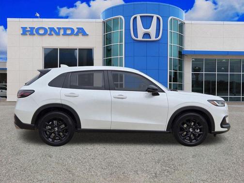 Platinum White 2025 Honda HR-V Sport