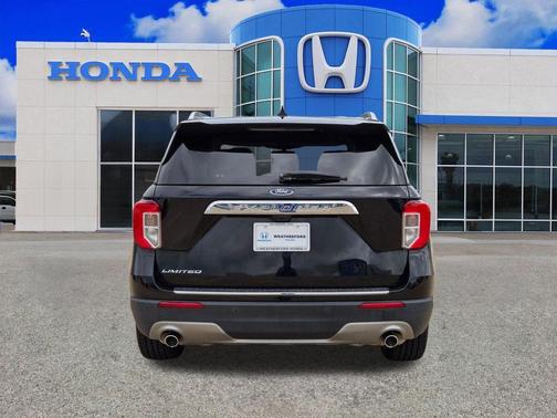 Black Metallic 2022 Ford Explorer Limited