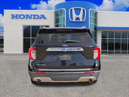 Black Metallic 2022 Ford Explorer Limited