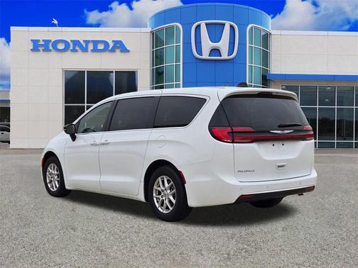 2024 Chrysler Pacifica Touring-L