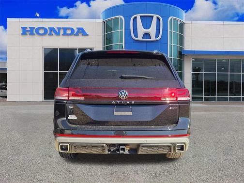 2025 Volkswagen Atlas 2.0T Peak Edition