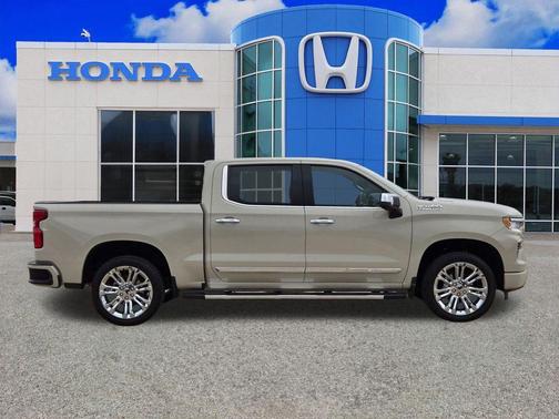 White Sand 2026 Chevrolet Silverado 1500 High Country