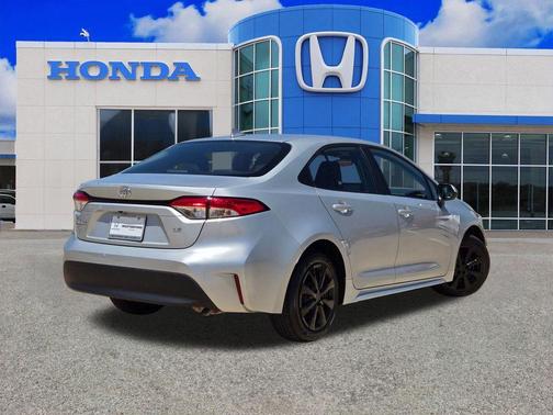Classic Silver Metallic 2024 Toyota Corolla LE