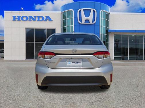 Classic Silver Metallic 2024 Toyota Corolla LE