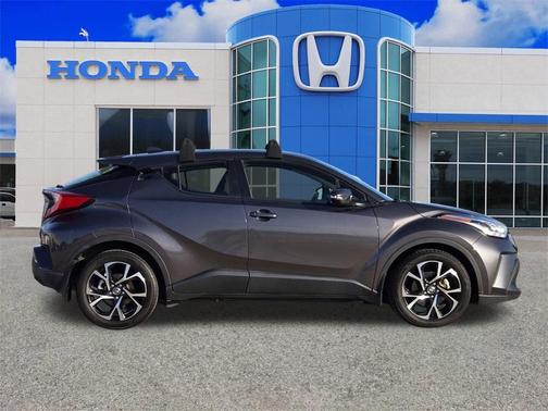 2021 Toyota C-HR XLE