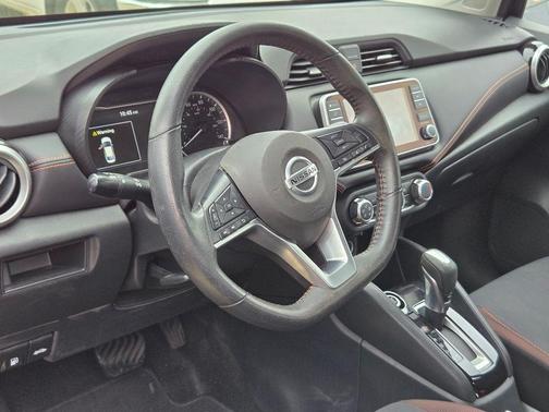 Black 2021 Nissan Versa 1.6 SR