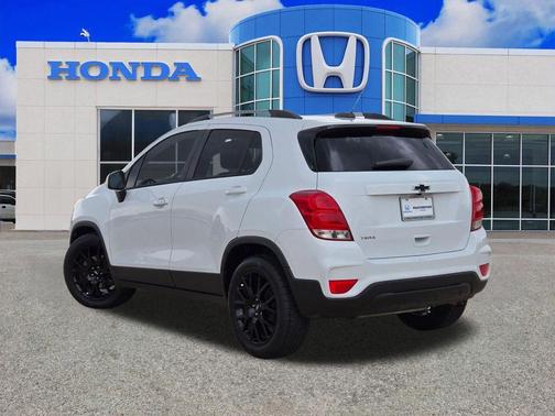 Summit White 2021 Chevrolet Trax LT