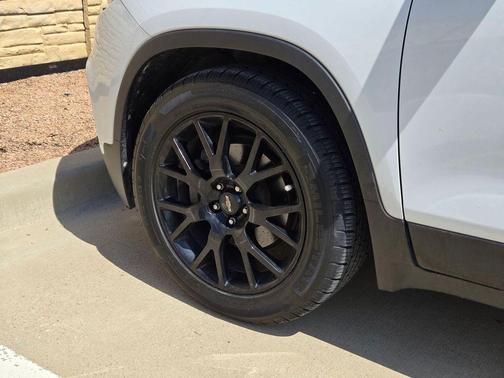 Summit White 2021 Chevrolet Trax LT