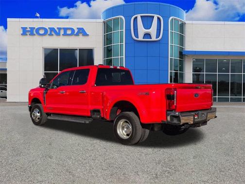 2023 Ford F-350 Lariat Super Duty