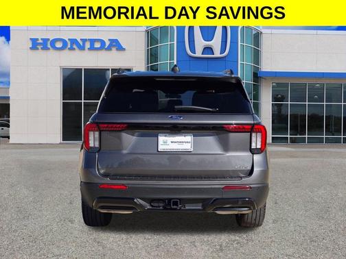 Gray Metallic 2025 Ford Explorer ST-Line