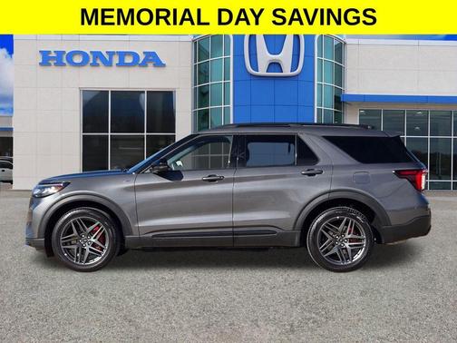 Gray Metallic 2025 Ford Explorer ST-Line
