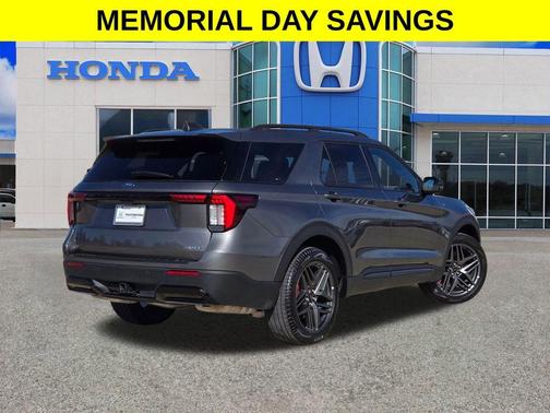 Gray Metallic 2025 Ford Explorer ST-Line