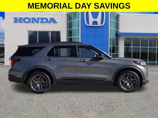 Gray Metallic 2025 Ford Explorer ST-Line
