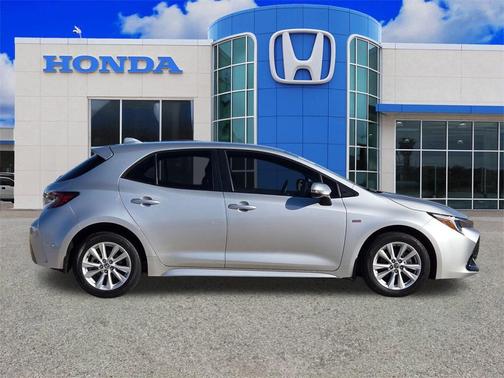 2024 Toyota Corolla Hatchback SE