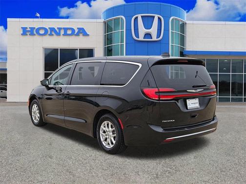 2023 Chrysler Pacifica Touring-L