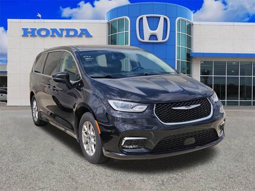 2023 Chrysler Pacifica Touring-L