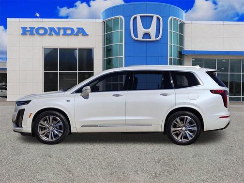 2022 Cadillac XT6 Premium Luxury FWD