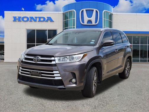 Predawn Gray Mica 2019 Toyota Highlander XLE
