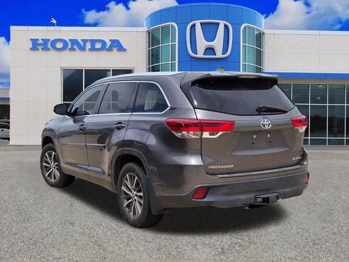 Predawn Gray Mica 2019 Toyota Highlander XLE