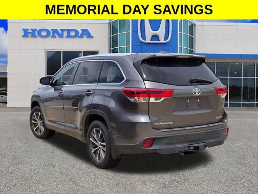 Predawn Gray Mica 2019 Toyota Highlander XLE