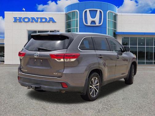 Predawn Gray Mica 2019 Toyota Highlander XLE