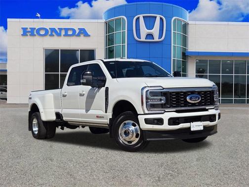 2025 Ford F-350 Platinum