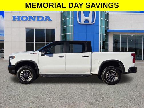 Summit White 2025 Chevrolet Silverado 1500 ZR2