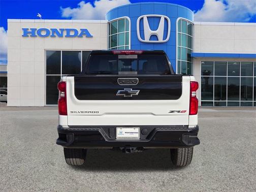 2025 Chevrolet Silverado 1500 ZR2