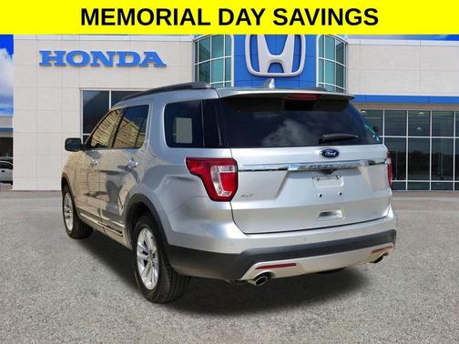 Ingot Silver 2017 Ford Explorer XLT
