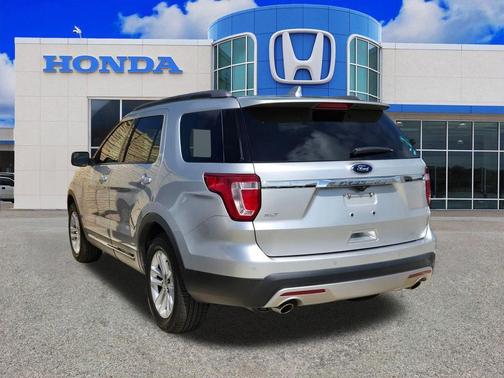 Ingot Silver 2017 Ford Explorer XLT
