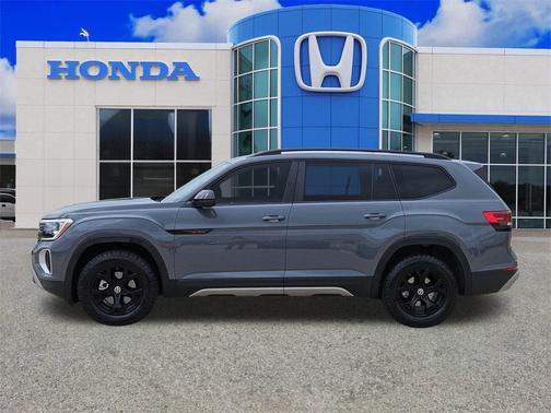 2024 Volkswagen Atlas 2.0T Peak Edition SE w/Technology