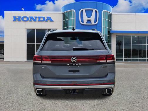 2024 Volkswagen Atlas 2.0T Peak Edition SE w/Technology