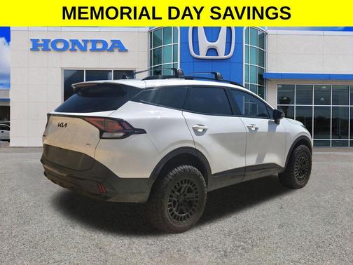 Glacial White Pearl 2025 Kia Sportage X-Line