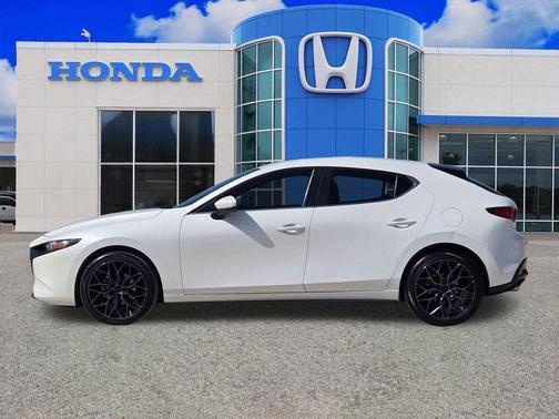 2023 Mazda Mazda3 FWD w/Preferred Package