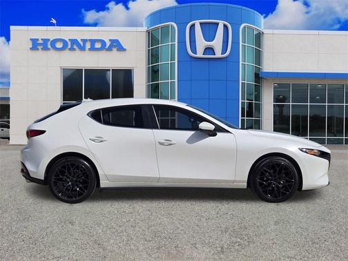 2023 Mazda Mazda3 FWD w/Preferred Package