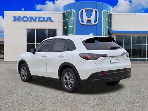 White 2027 Honda HR-V LX