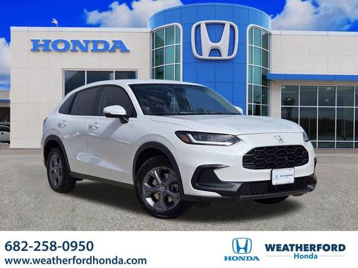 Platinum White Pearl 2026 Honda HR-V LX