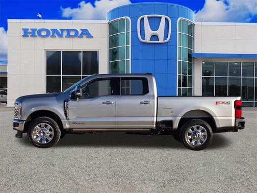 2024 Ford F-350 Lariat Super Duty