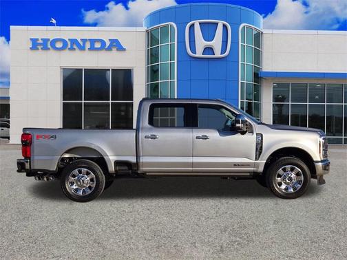 2024 Ford F-350 Lariat Super Duty