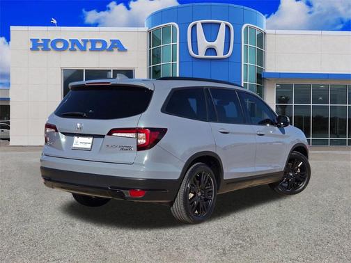 2022 Honda Pilot Black Edition