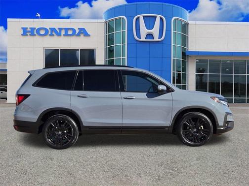 2022 Honda Pilot Black Edition