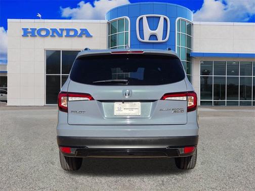 2022 Honda Pilot Black Edition