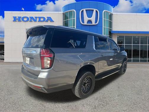 2022 Chevrolet Suburban LS