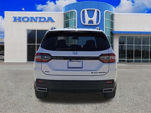 2025 Honda Pilot Black Edition