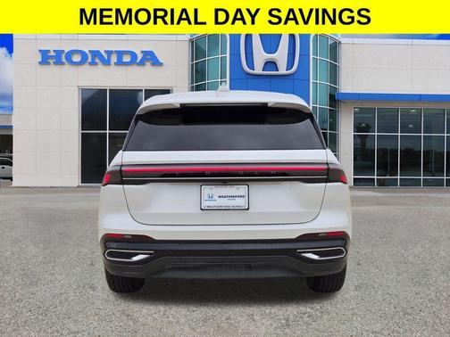 White Platinum Clearcoat Metallic 2025 Lincoln Nautilus Premiere