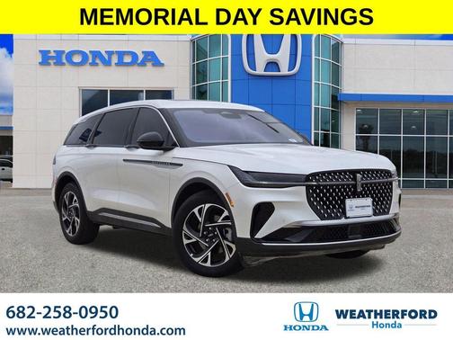 White Platinum Clearcoat Metallic 2025 Lincoln Nautilus Premiere