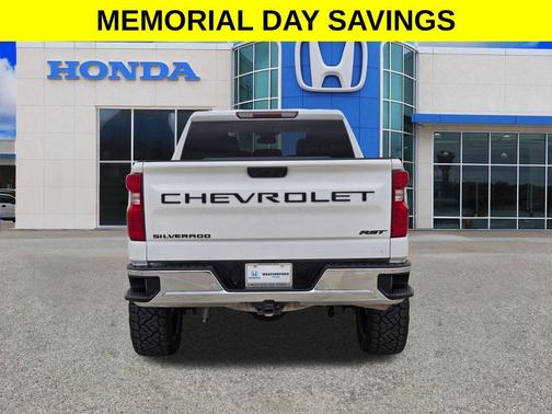 Summit White 2024 Chevrolet Silverado 1500 LT