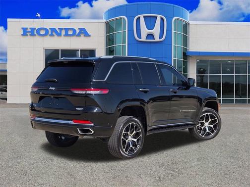 2023 Jeep Grand Cherokee Summit