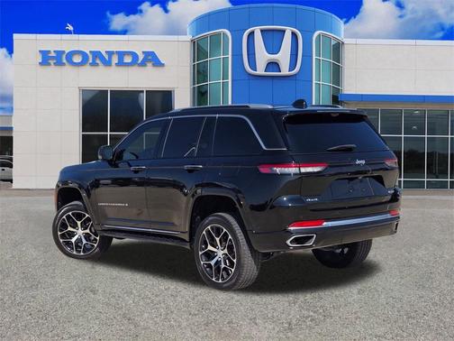 2023 Jeep Grand Cherokee Summit