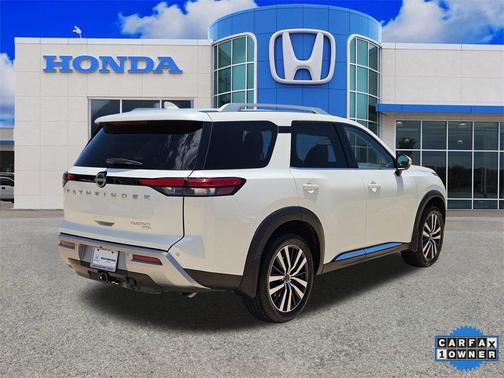 2022 Nissan Pathfinder Platinum